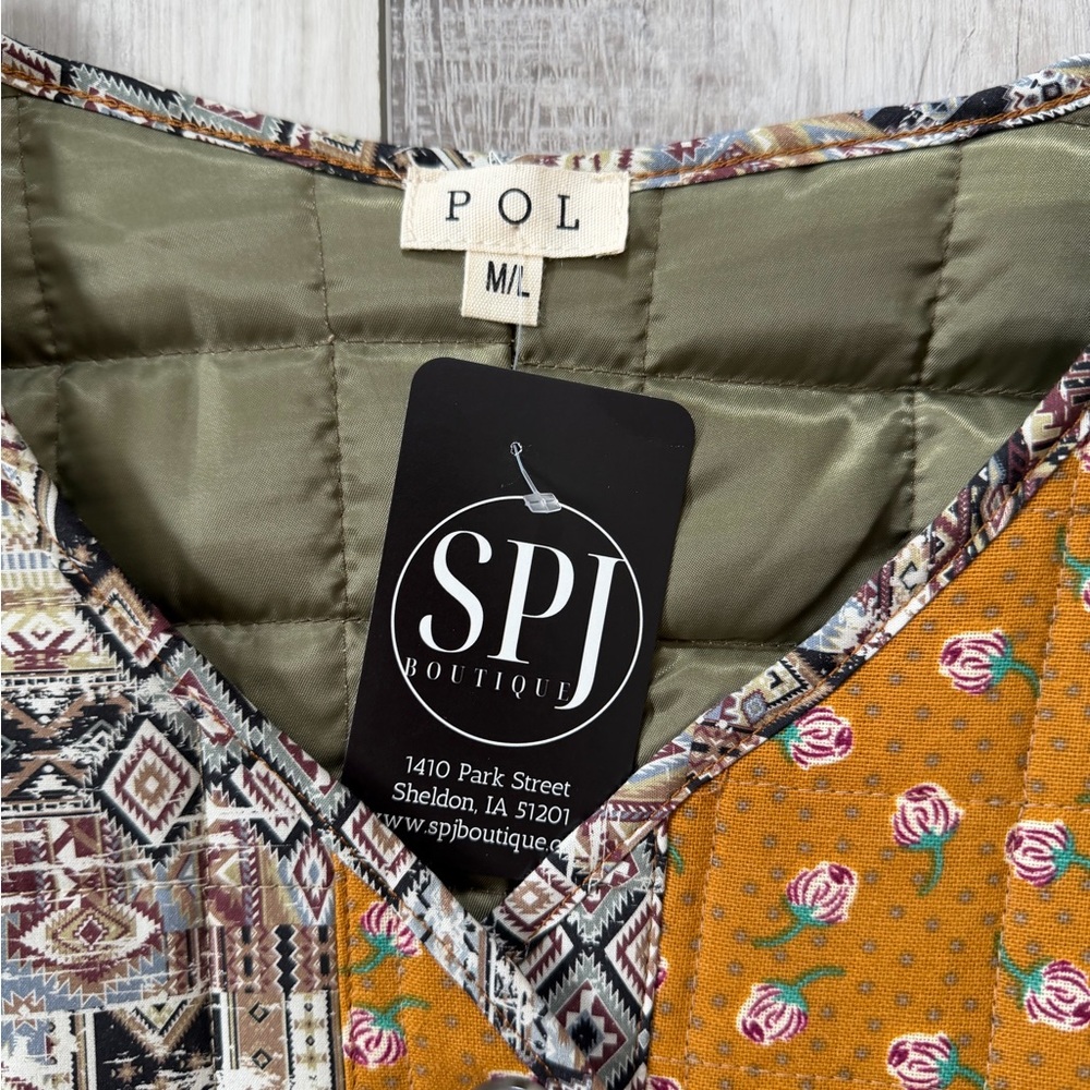 ✨NWT- POL Quilted Floral Patchwork Color Block Shacket size m/l - Picture 6 of 11
